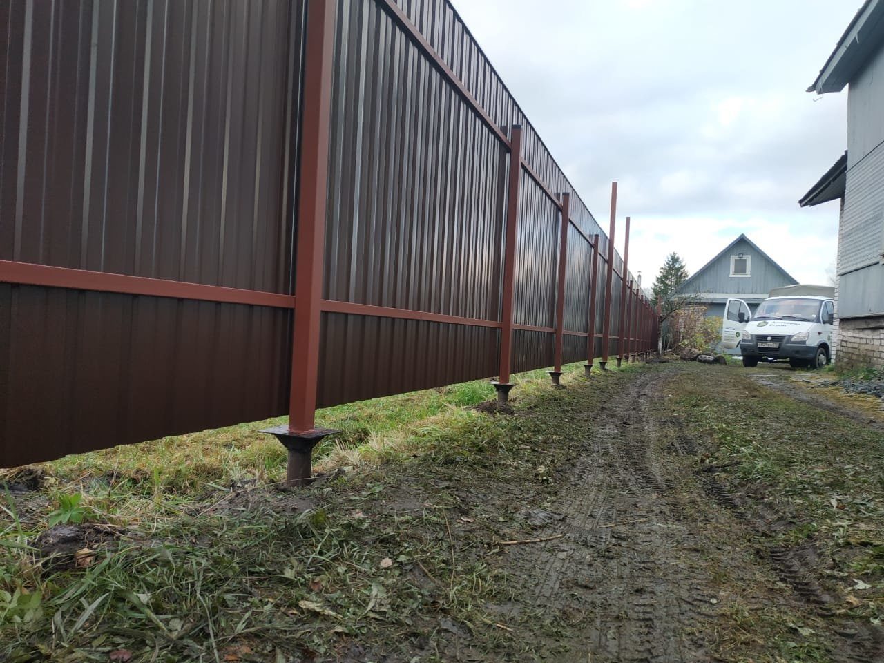 Заборы на винтовых сваях Заборы на винтовых сваях